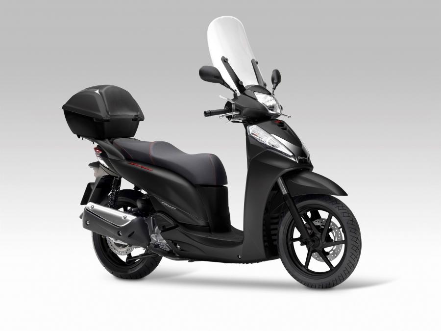 Honda SH300i Sporty with Honda Genuine Accessories